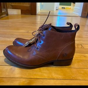 NWT Warm Brown Born Chukka Ankle Boots, 7.5